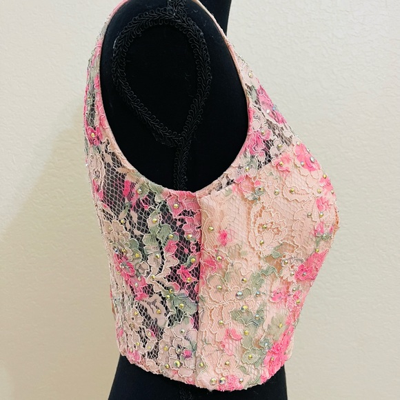 NEW Pink Lace Floral Rhinestone Crop Top - Size 4 - Picture 6 of 9